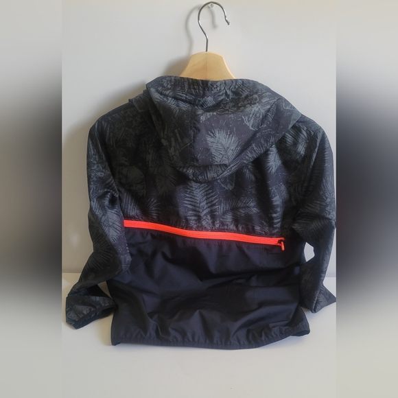 UNDER ARMOUR Black and Gray Rain Jacket with Red Accents - Picture 6 of 6